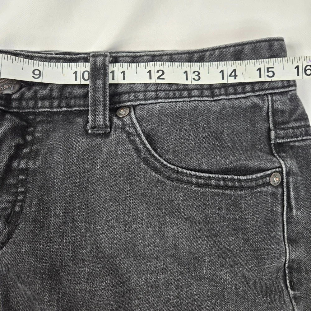 Free People Distressed Black Wash Denim Jeans Ripped Knee Ankle 29x25 Crop 2000s